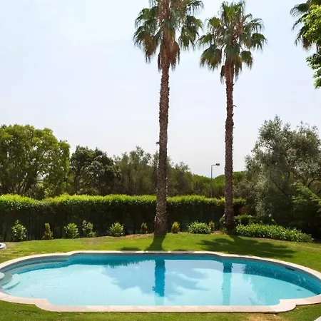 Amazing 4 Bedroom With Pool, View & Garden Villa