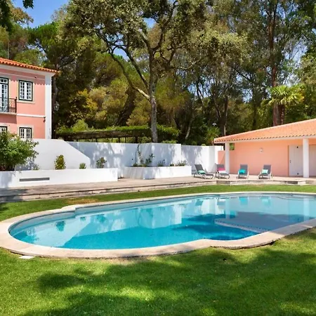 Amazing 4 Bedroom With Pool, View & Garden *