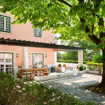 Amazing 4 Bedroom With Pool, View & Garden *
