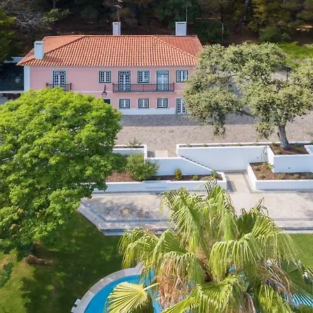 Amazing 4 Bedroom With Pool, View & Garden Villa Lisbon